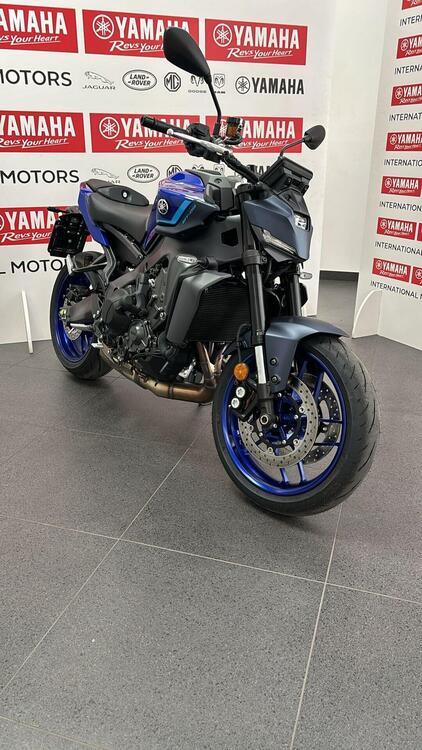 Yamaha MT-09 Y-AMT (2024 - 25) (2)