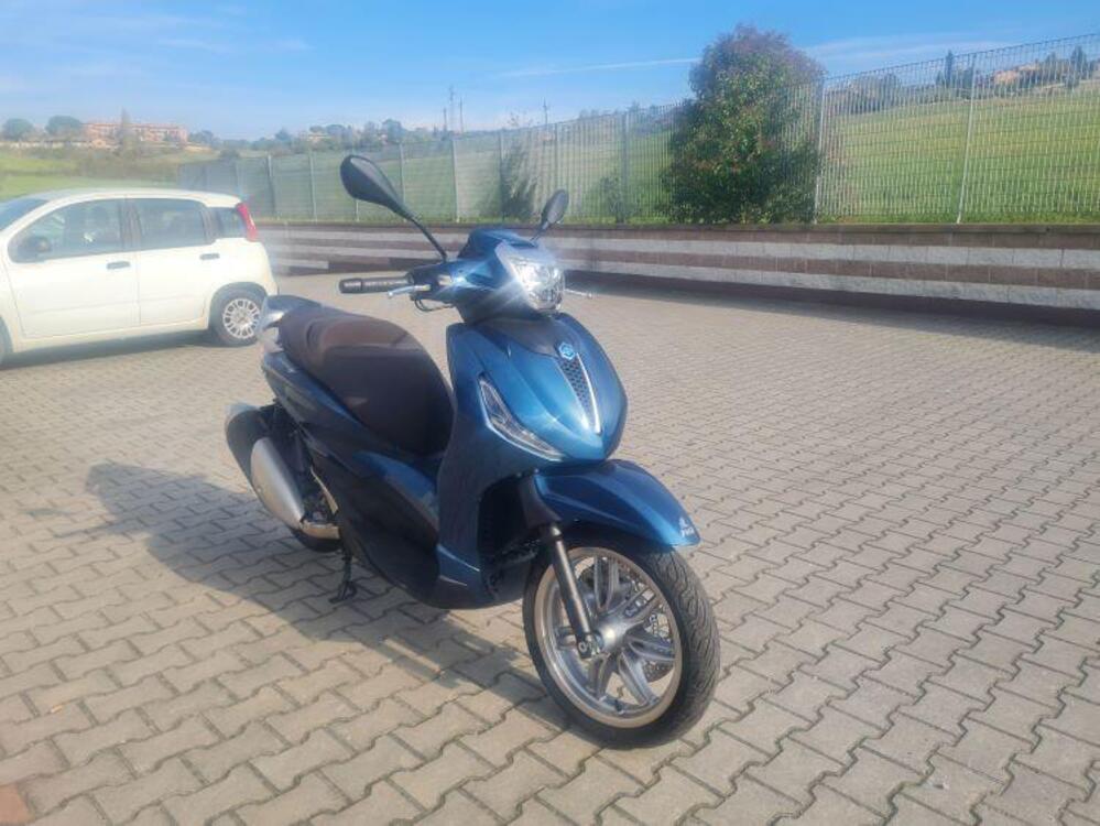 Piaggio Beverly 300 ABS-ASR (2021 - 24) (2)