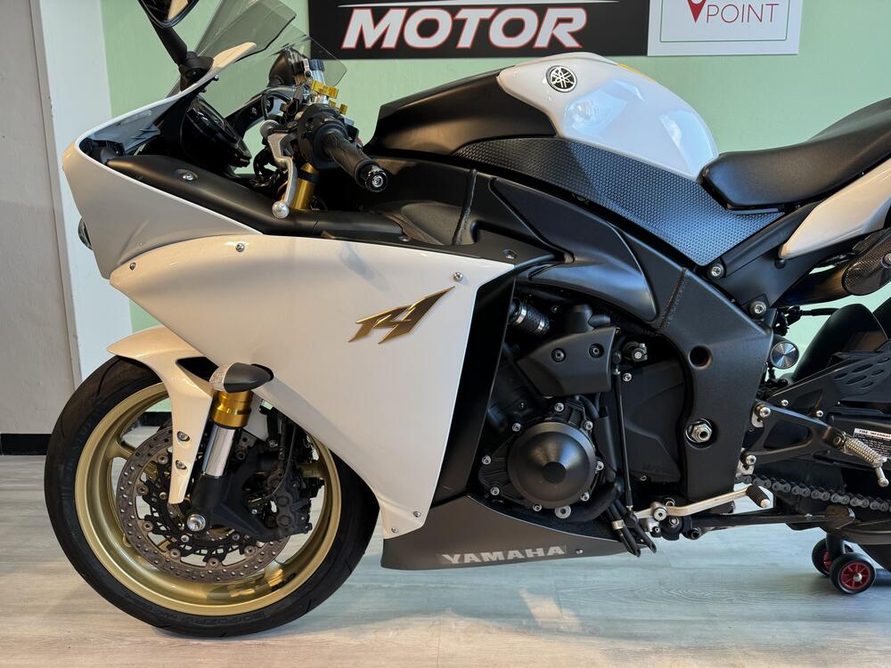 Yamaha YZF R1 (2015 - 16) (2)