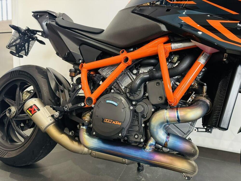 KTM 1290 Super Duke R (2022 - 23) (3)