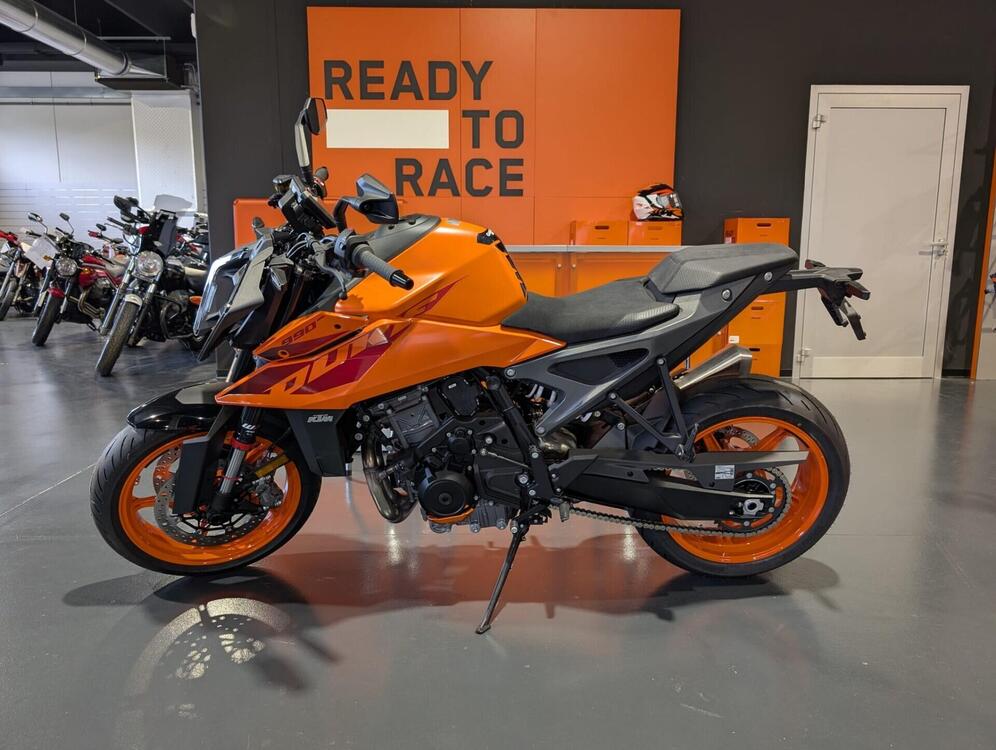 KTM 990 Duke (2024) (2)