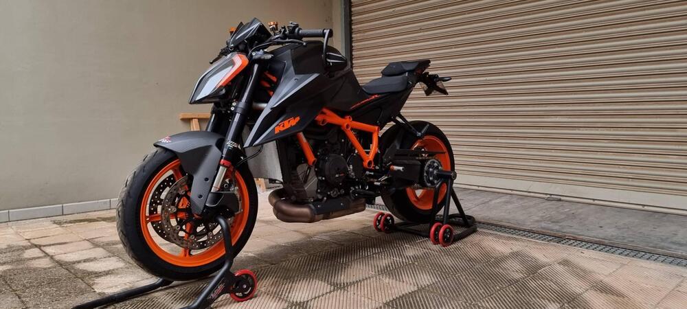 KTM 1290 Super Duke R (2021)