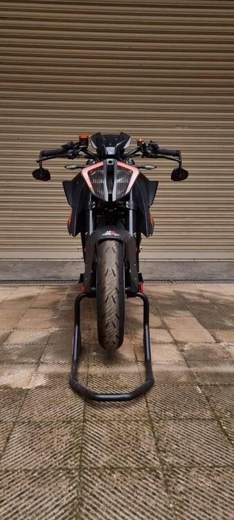 KTM 1290 Super Duke R (2021) (3)