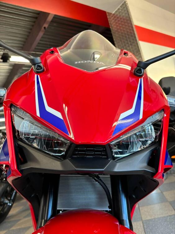 Honda CBR 500 R (2024) (3)