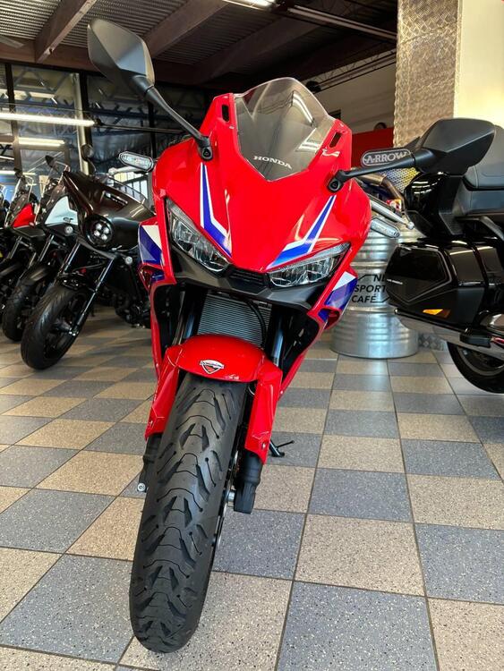 Honda CBR 500 R (2024) (2)