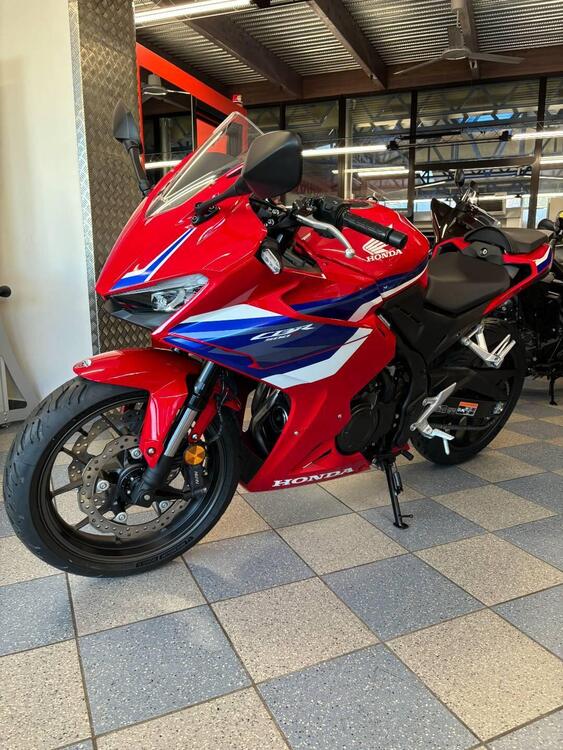 Honda CBR 500 R (2024) (4)