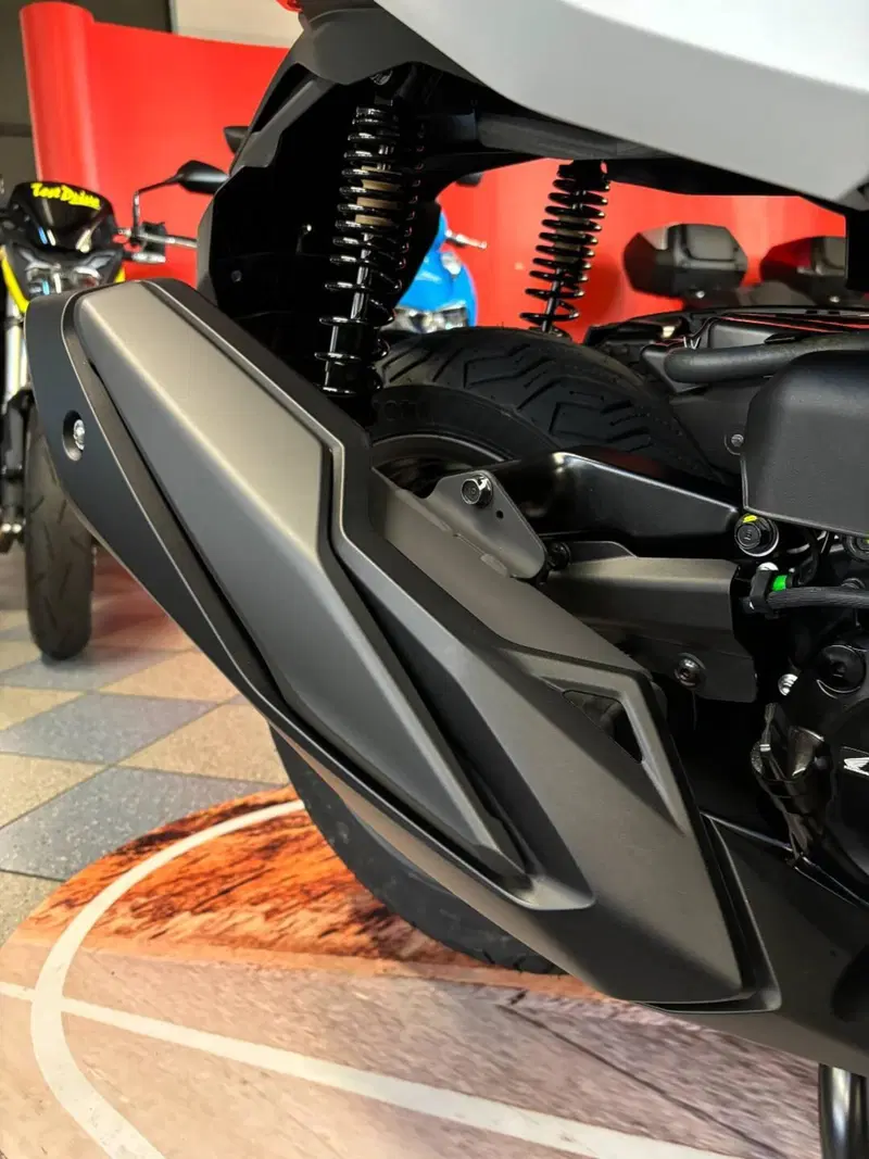 Honda Forza 350 (2025 - 26) (10)