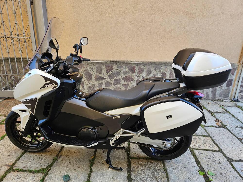 Honda Integra 750 DCT (2016 - 17) (2)