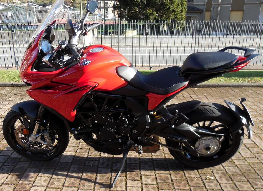 MV Agusta Turismo Veloce 800 Lusso SCS (2021 - 24) (3)