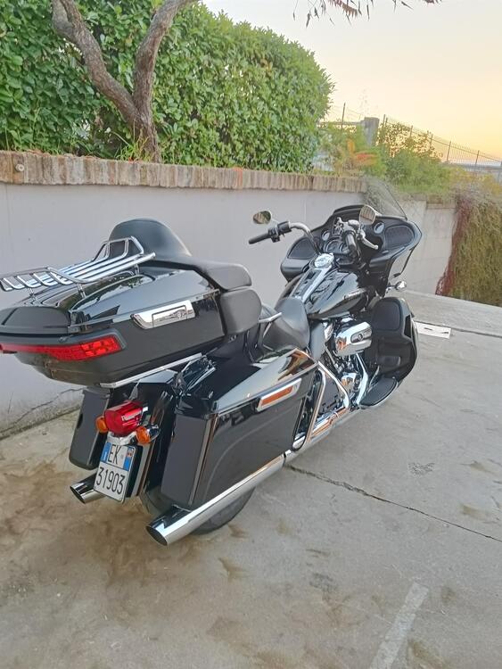 Harley-Davidson 107 Road Glide Ultra (2017 - 18) - FLTRU (3)