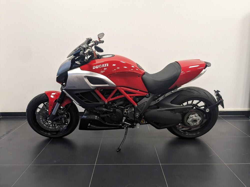 Ducati Diavel 1200 (2010 - 13) (4)