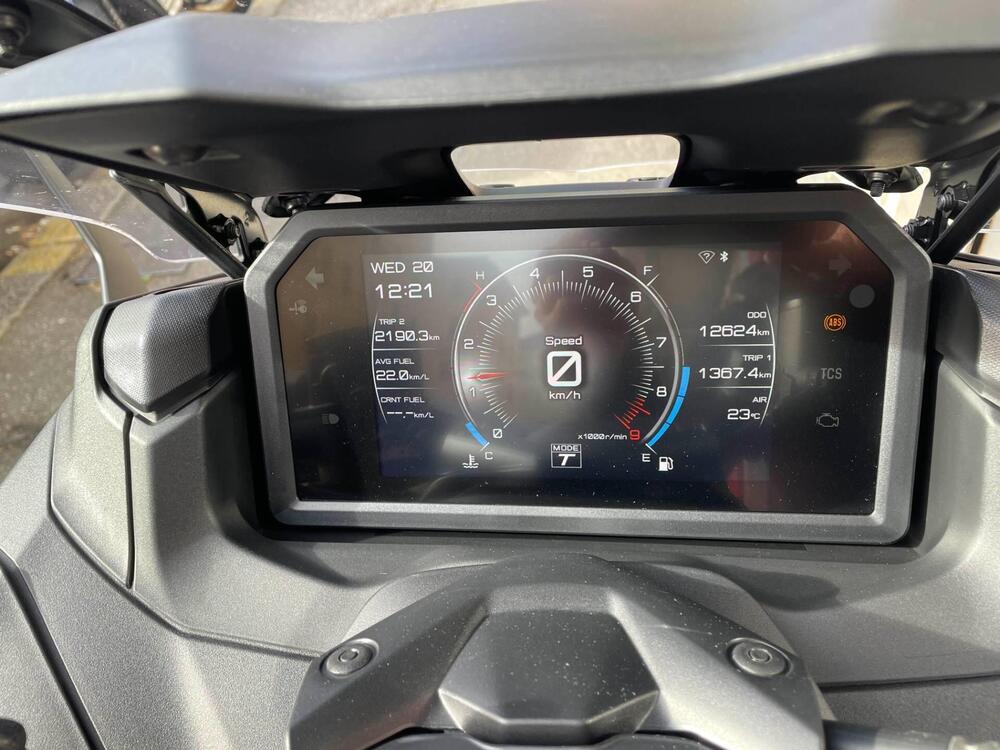 Yamaha T-Max 560 (2022 - 24) (4)