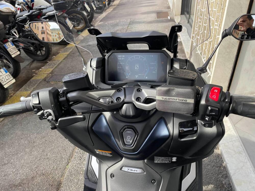 Yamaha T-Max 560 (2022 - 24) (5)