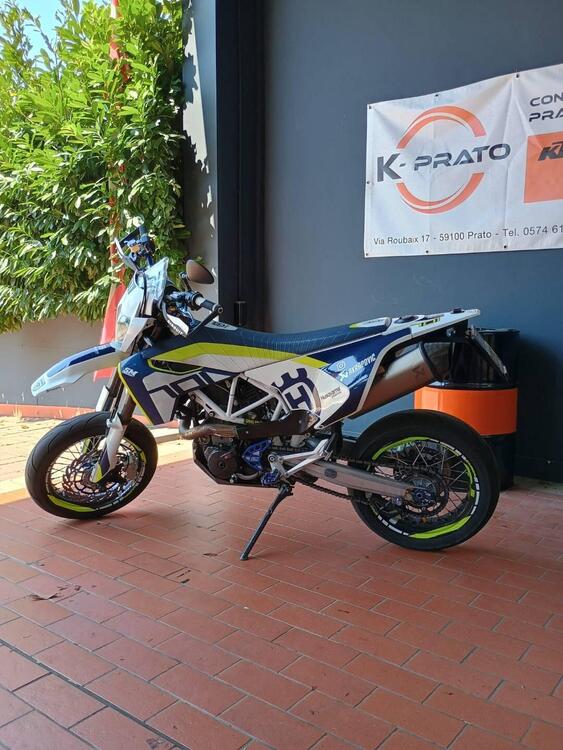 Husqvarna 701 Supermoto (2016) (4)