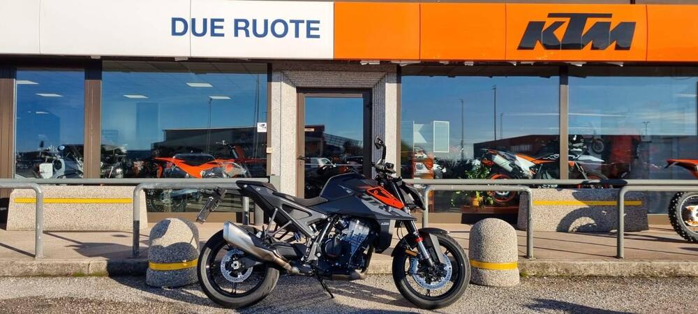 KTM 990 Duke (2024)