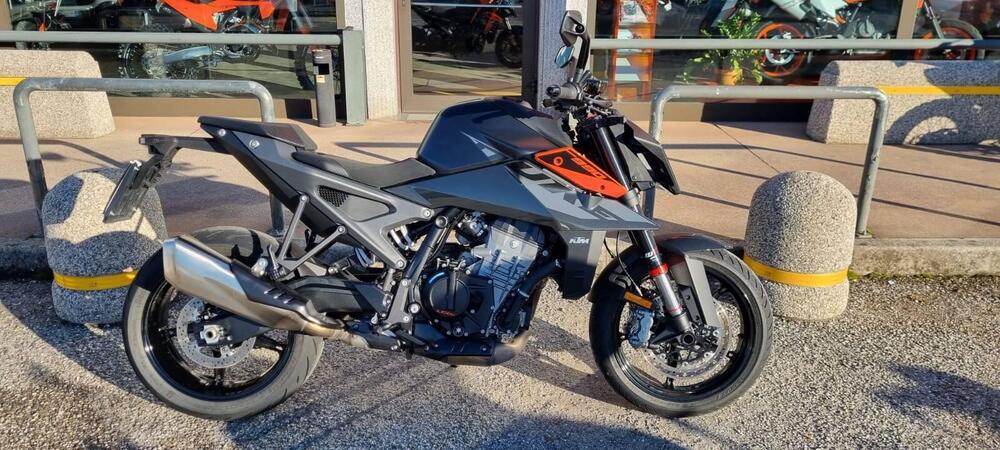 KTM 990 Duke (2024) (2)