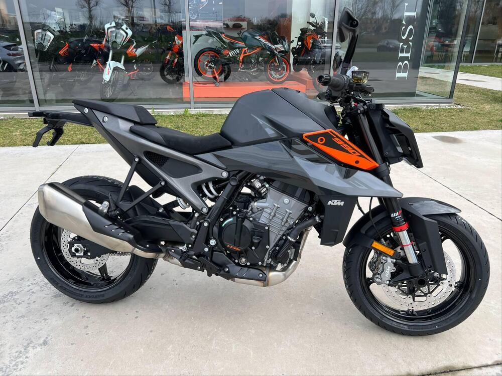 KTM 990 Duke (2024)