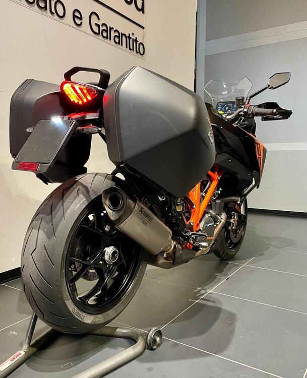 KTM 1290 Super Duke GT (2021) (4)