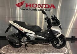 Aprilia SR Max 300 (2011 - 16) usata