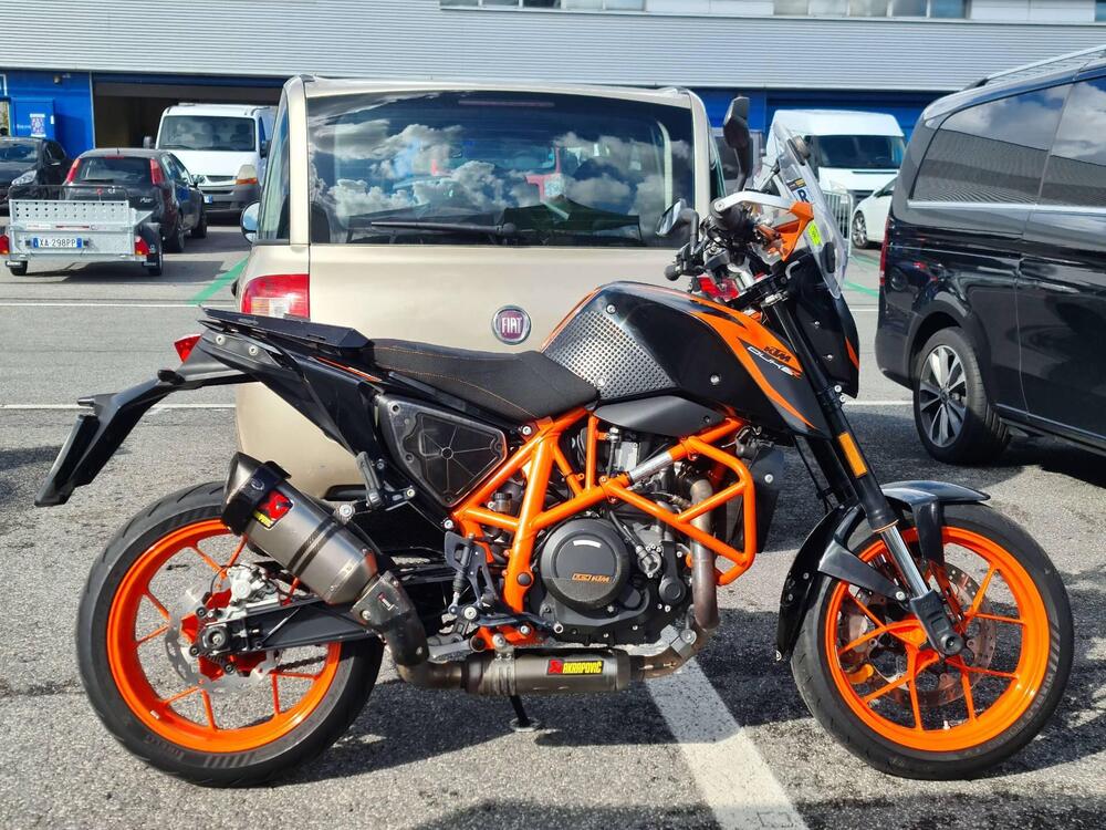 Ktm Duke 690 R, targa radiata causa rottura trasmi