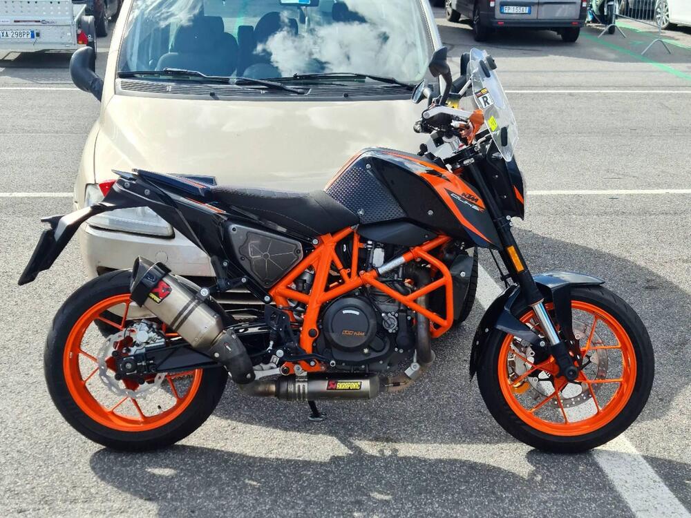 Ktm Duke 690 R, targa radiata causa rottura trasmi (2)