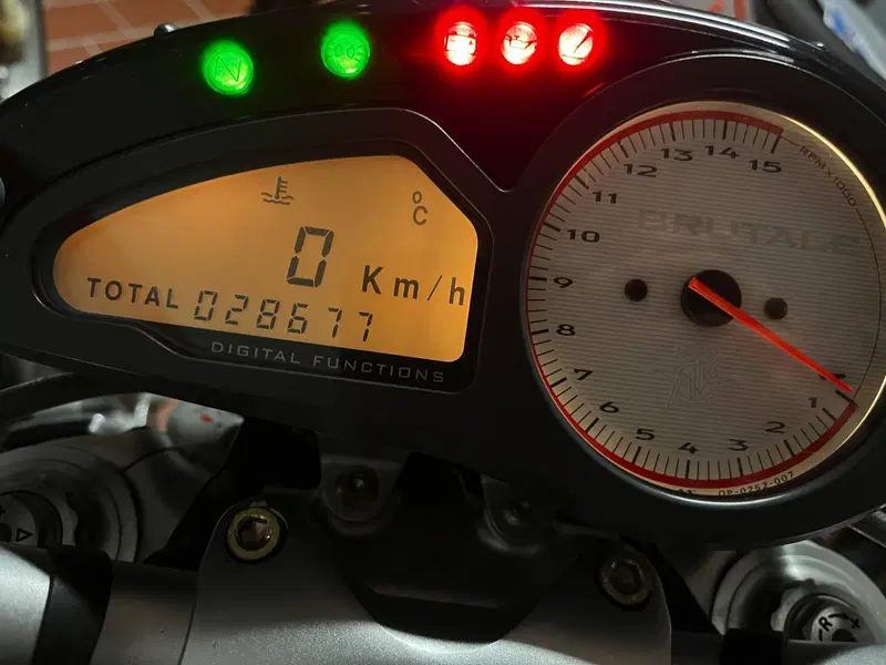 MV Agusta Brutale 910 R (2006 - 11) (5)