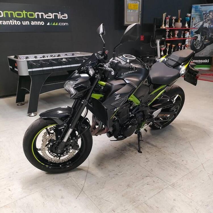 Kawasaki Z 900 (2021 - 24) (2)