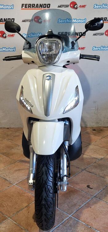 Piaggio Beverly 350 SportTouring ie ABS (2011 - 17) (4)