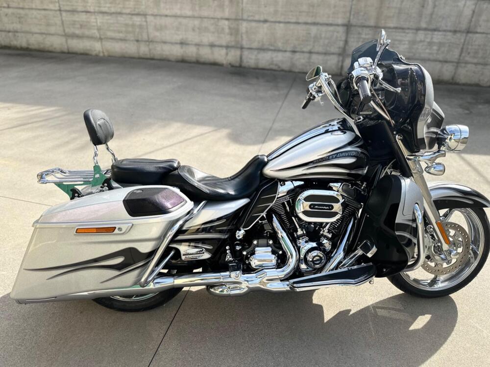 Harley-Davidson 110 Street Glide (2016) - FLHXSE