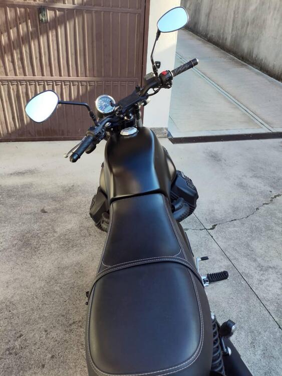 Moto Guzzi V7 III Stone (2017 - 20) (3)