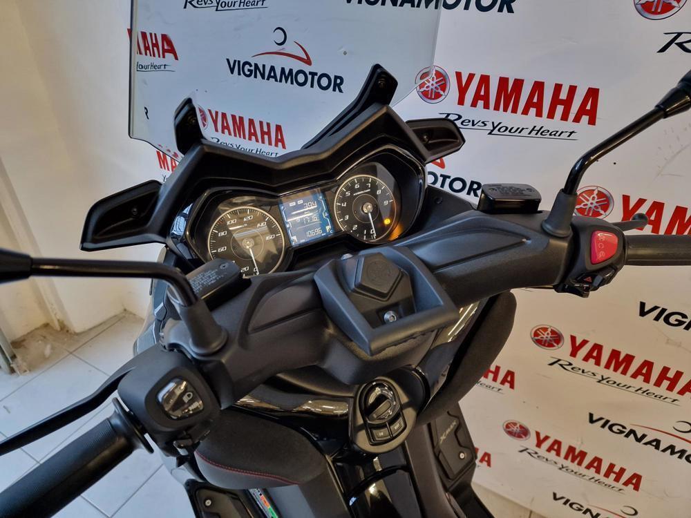 Yamaha X-Max 300 Tech Max (2020) (2)