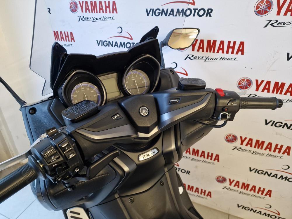 Yamaha T-Max 560 Tech Max (2021) (2)