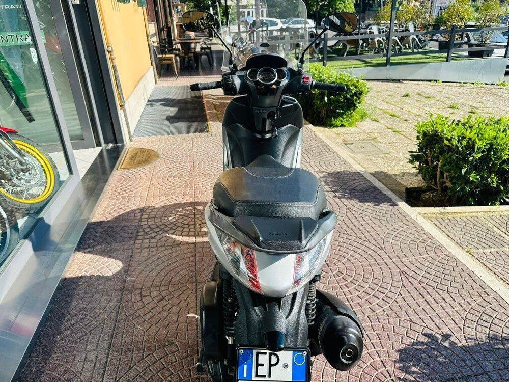 Piaggio Beverly 300 i.e. ABS-ASR (2016 - 20) (2)