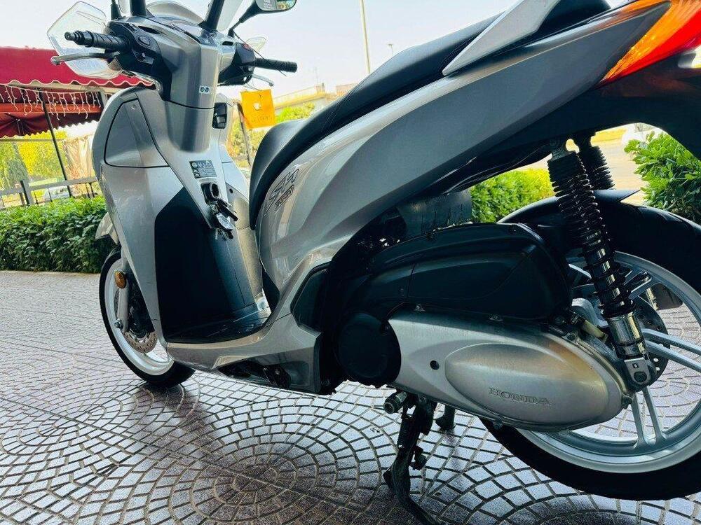 Honda SH 300 i ABS (2016 - 20) (4)