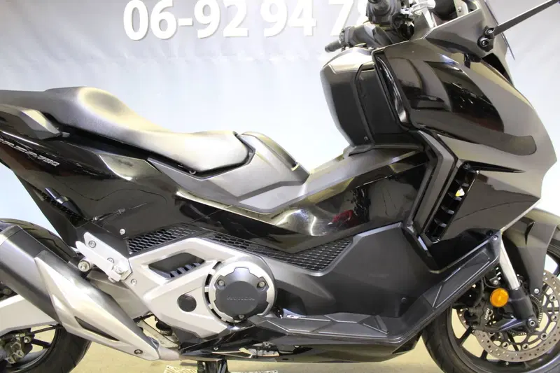 Honda Forza 750 DCT (2021 - 24) (9)