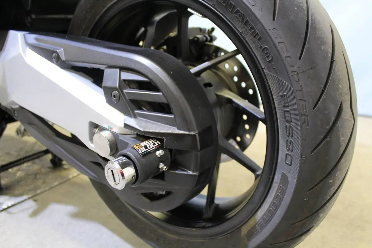 Honda Forza 750 DCT (2021 - 24) (16)