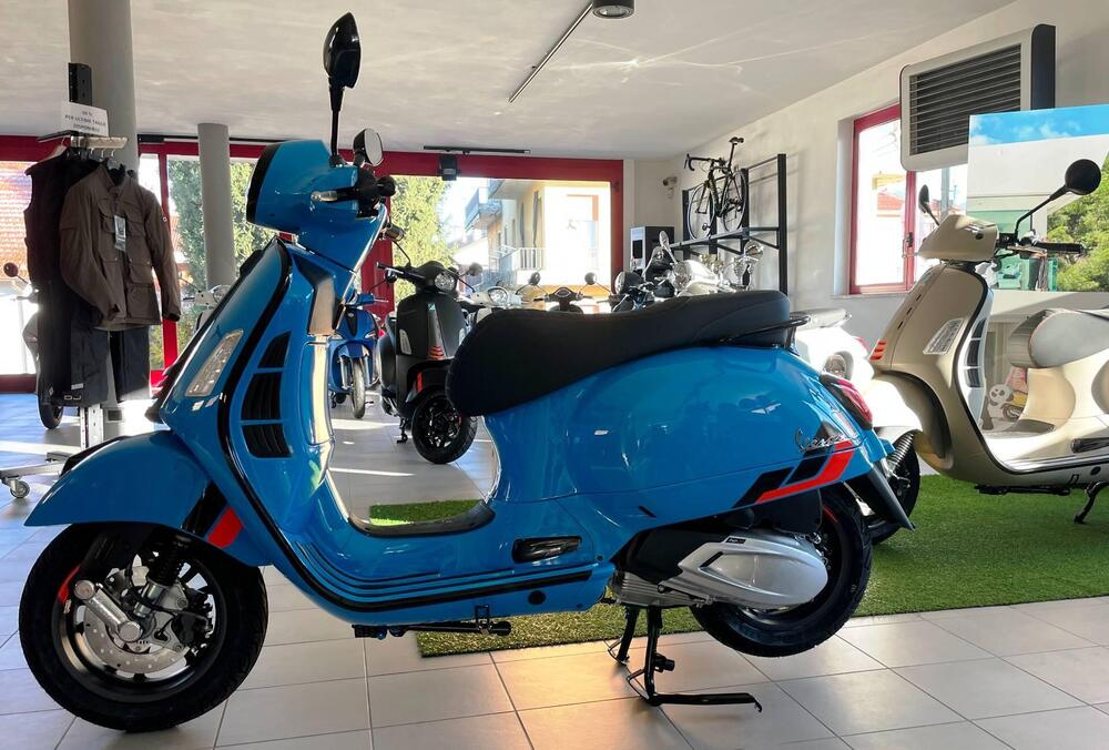 Vespa GTS 310 Supersport (2025) (2)