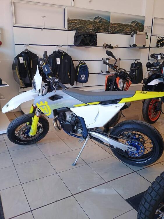 Husqvarna TC 250 (2024) (4)