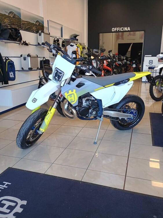 Husqvarna TC 250 (2024) (2)