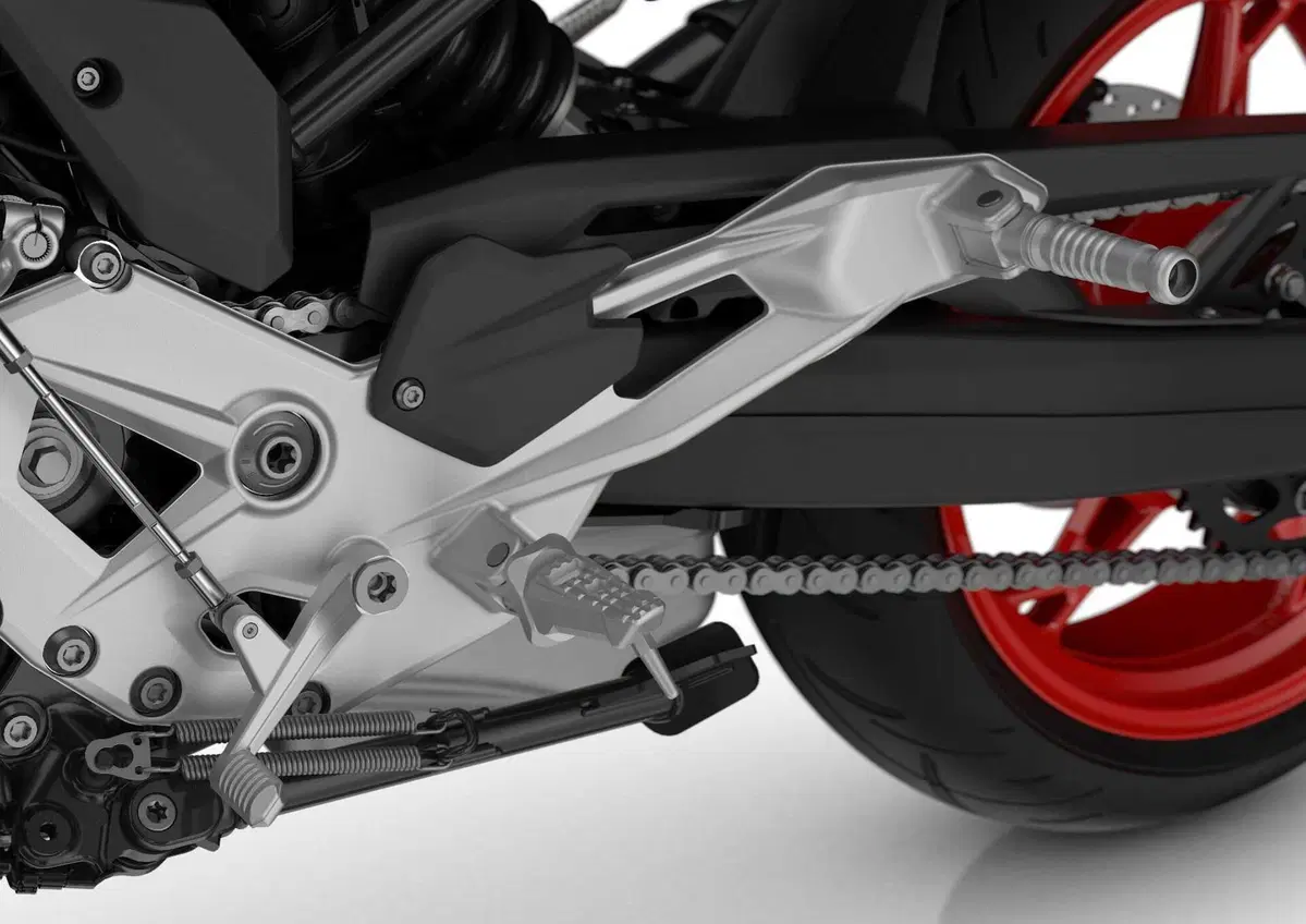  Nuove BMW F 900 R e F 900 XR 2025: aggiornamenti su ergonomia, ciclistica e dotazione (6)