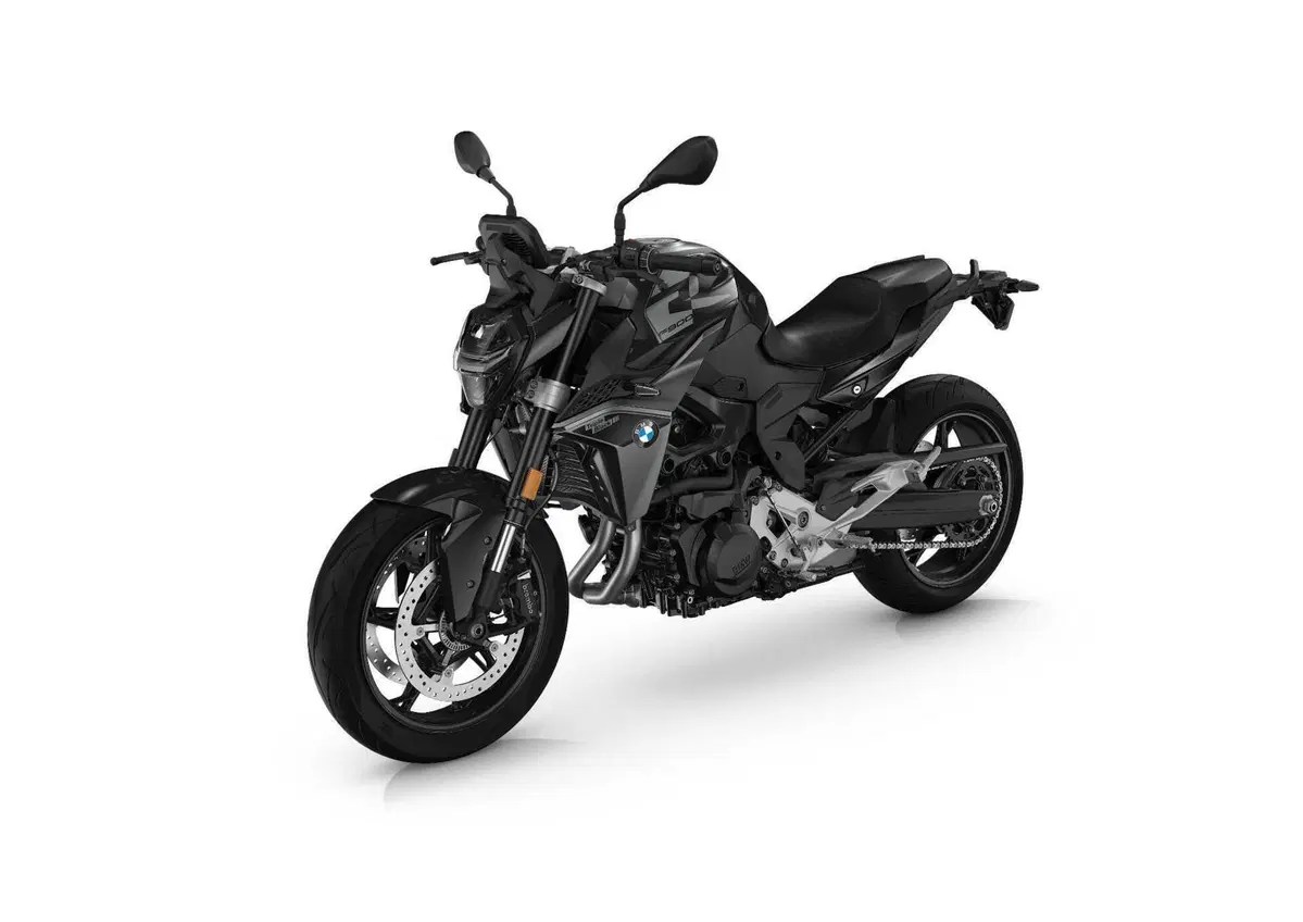  Nuove BMW F 900 R e F 900 XR 2025: aggiornamenti su ergonomia, ciclistica e dotazione (11)