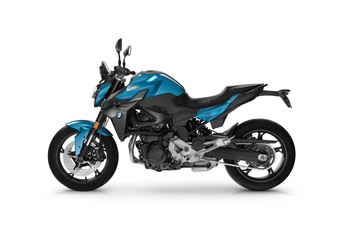  Nuove BMW F 900 R e F 900 XR 2025: aggiornamenti su ergonomia, ciclistica e dotazione (15)
