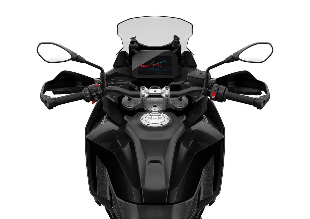  Nuove BMW F 900 R e F 900 XR 2025: aggiornamenti su ergonomia, ciclistica e dotazione