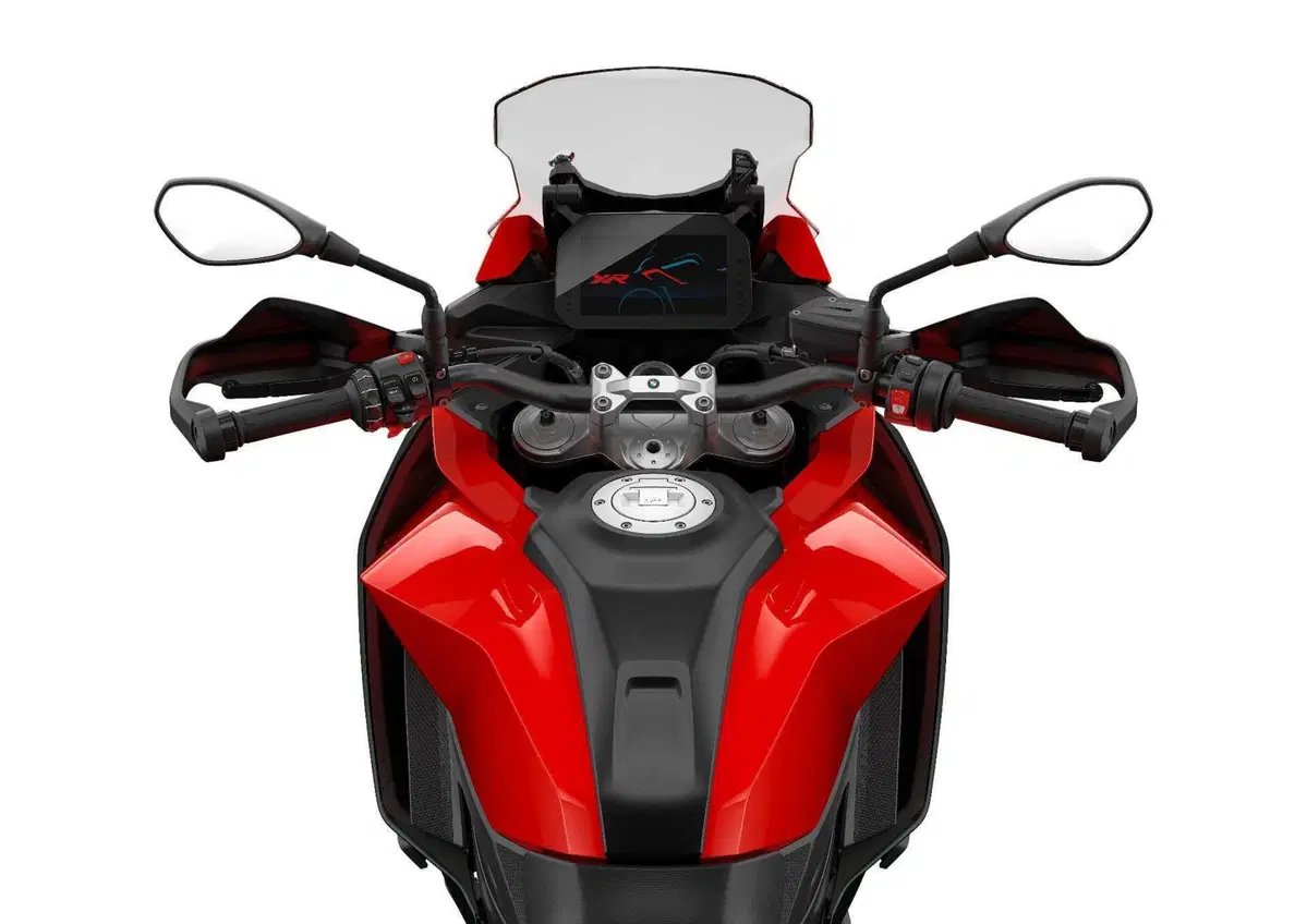  Nuove BMW F 900 R e F 900 XR 2025: aggiornamenti su ergonomia, ciclistica e dotazione (2)