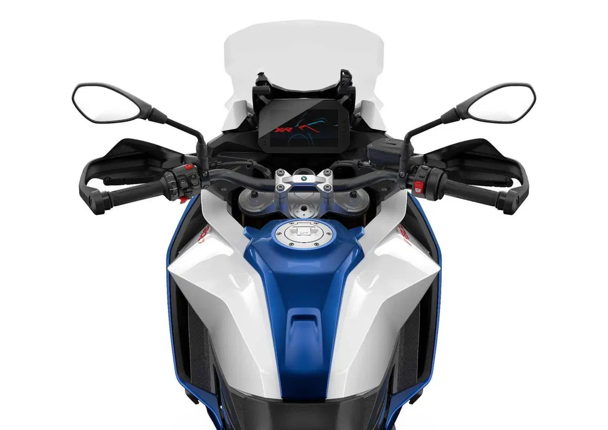  Nuove BMW F 900 R e F 900 XR 2025: aggiornamenti su ergonomia, ciclistica e dotazione (4)