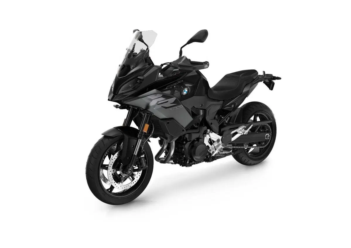  Nuove BMW F 900 R e F 900 XR 2025: aggiornamenti su ergonomia, ciclistica e dotazione (11)