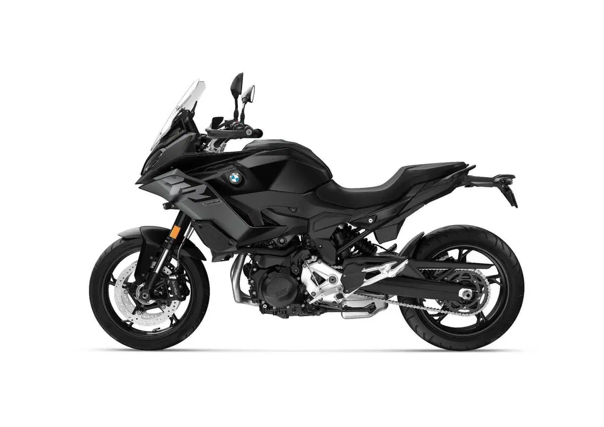 Nuove BMW F 900 R e F 900 XR 2025: aggiornamenti su ergonomia, ciclistica e dotazione (14)