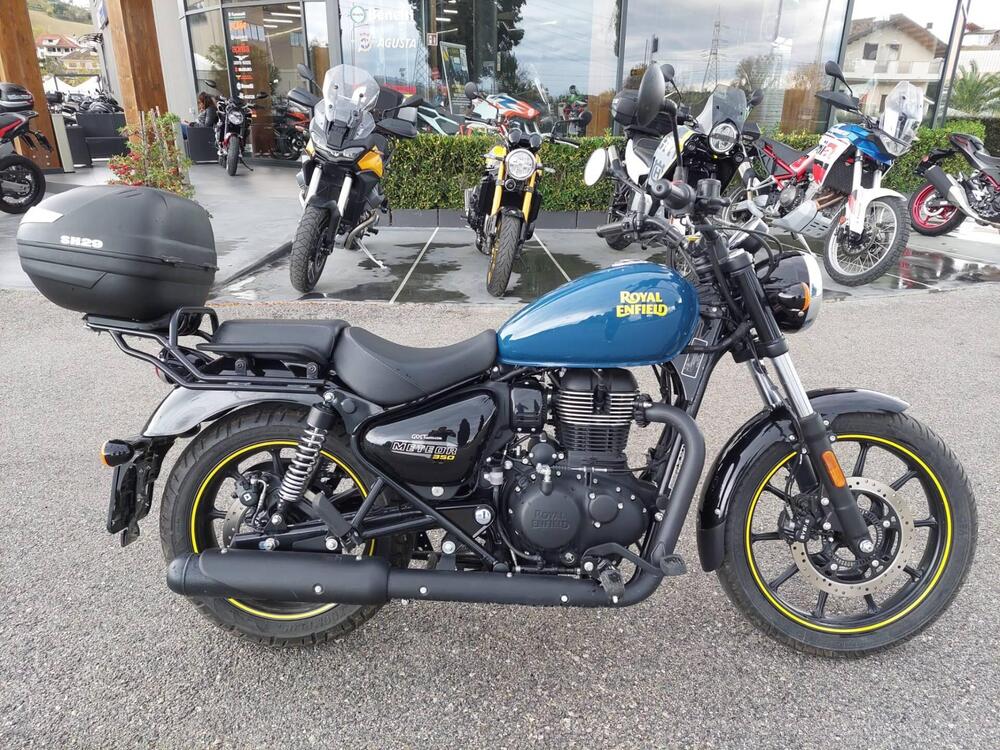 Royal Enfield Meteor 350 Fireball (2021 - 24) (2)