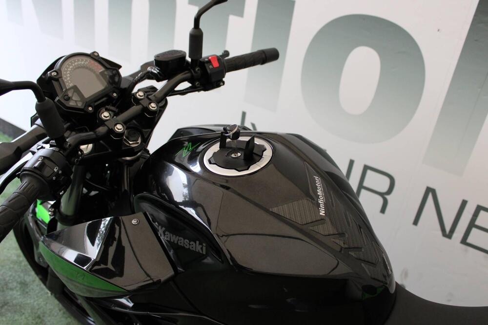 Kawasaki Z 400 (2023) (5)