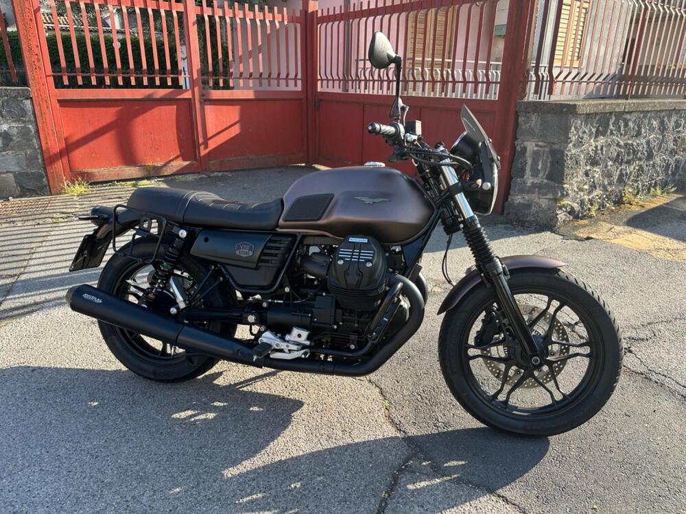 Moto Guzzi V7 III Stone Night Pack (2019 - 20) (2)